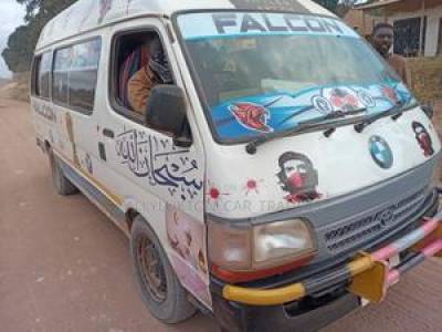 Toyota HiAce 2005