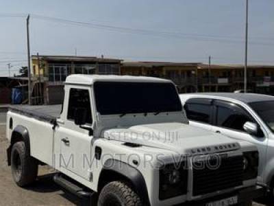 Land Rover Defender 2010 White