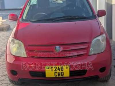 Toyota IST 2003 Red