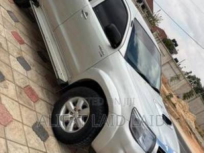 Toyota Hilux 2010 Silver