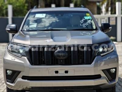 2023 Toyota Land Cruiser Prado